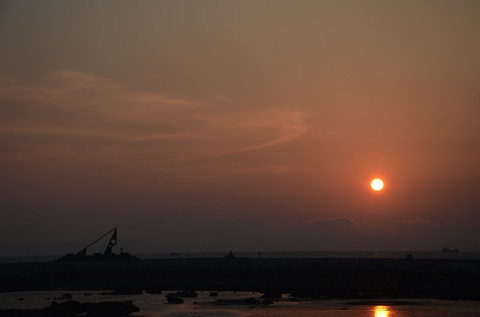 モニュメントと夕陽 その2