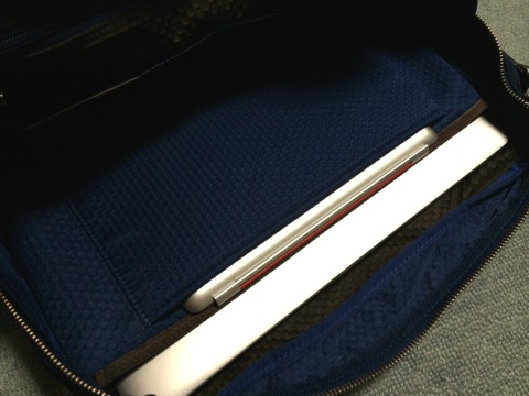 MacBook Pro Retina 15インチとiPadを入れてみた